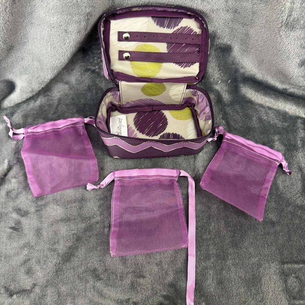 Thirty One Bag Baubles & Bracelets Jewelry Case Plum Chevron Travel Jewelry